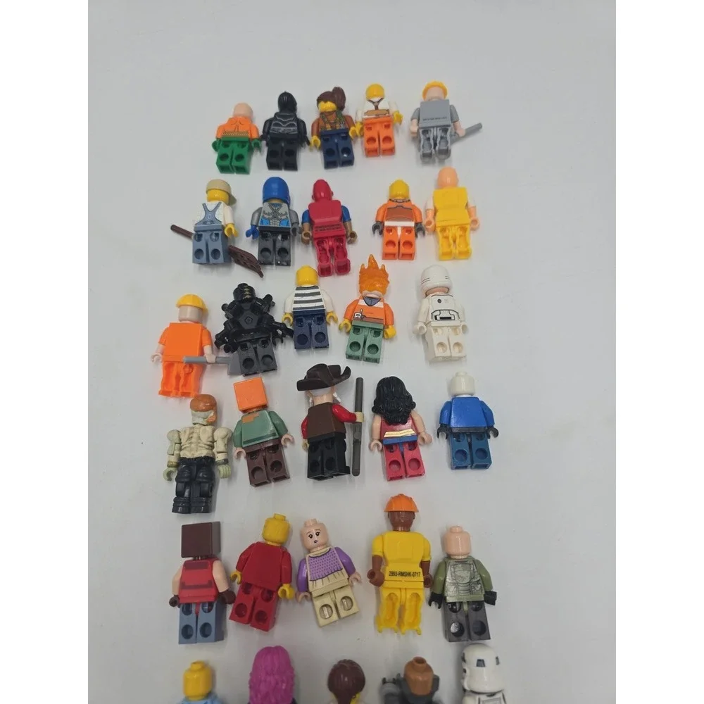 30‎ Mixed LEGO Minifigure Marvel DC City Pirates Ninjago Star Wars Wonder Women